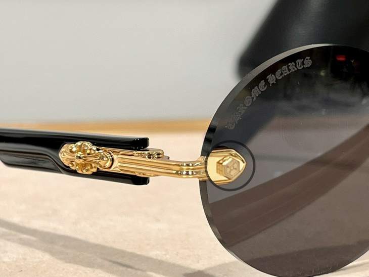 Picture of Chrome Hearts Sunglasses _SKUfw66527016fw